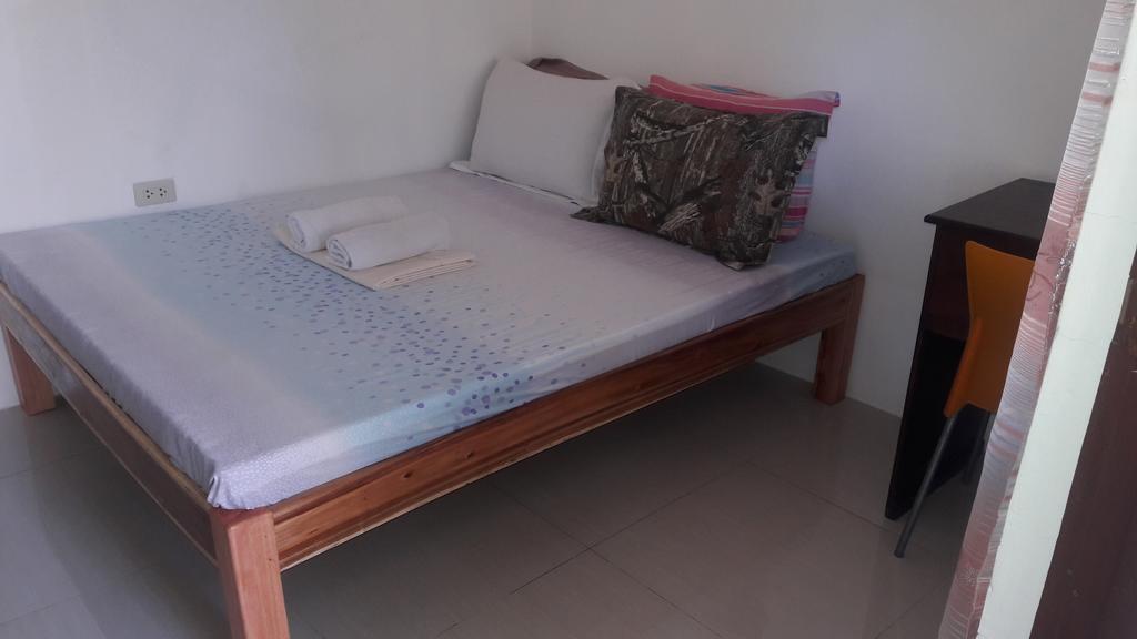 Charm Guest House Puerto Princesa Exterior photo
