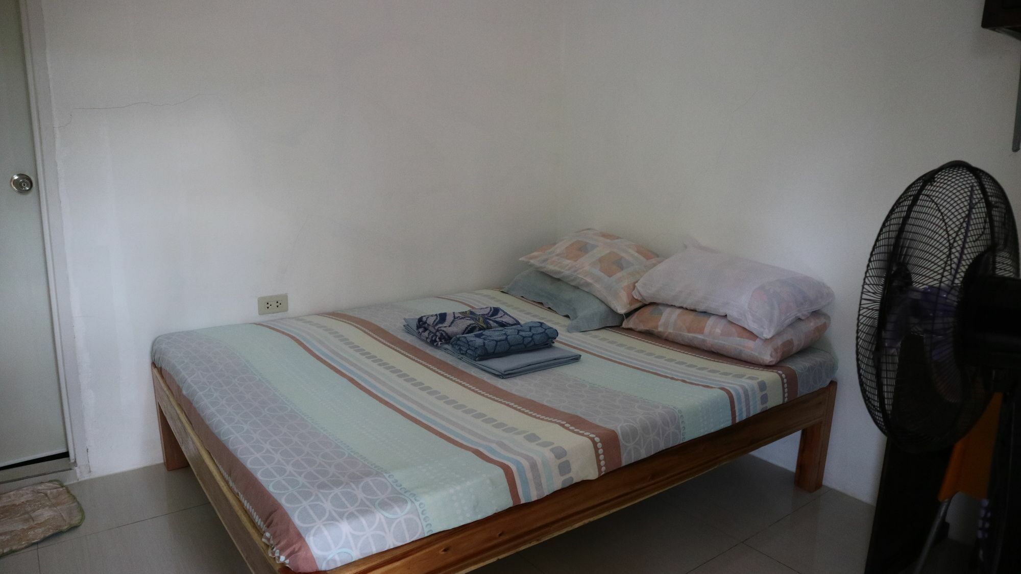 Charm Guest House Puerto Princesa Exterior photo